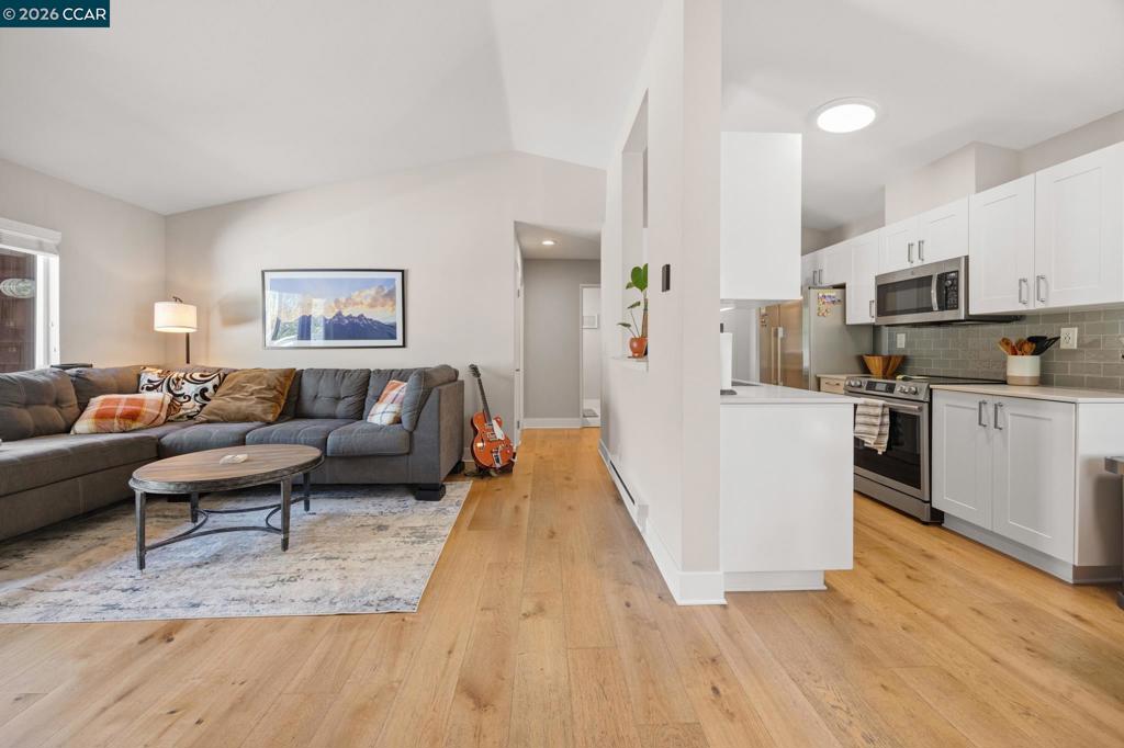 158 Bayside Court