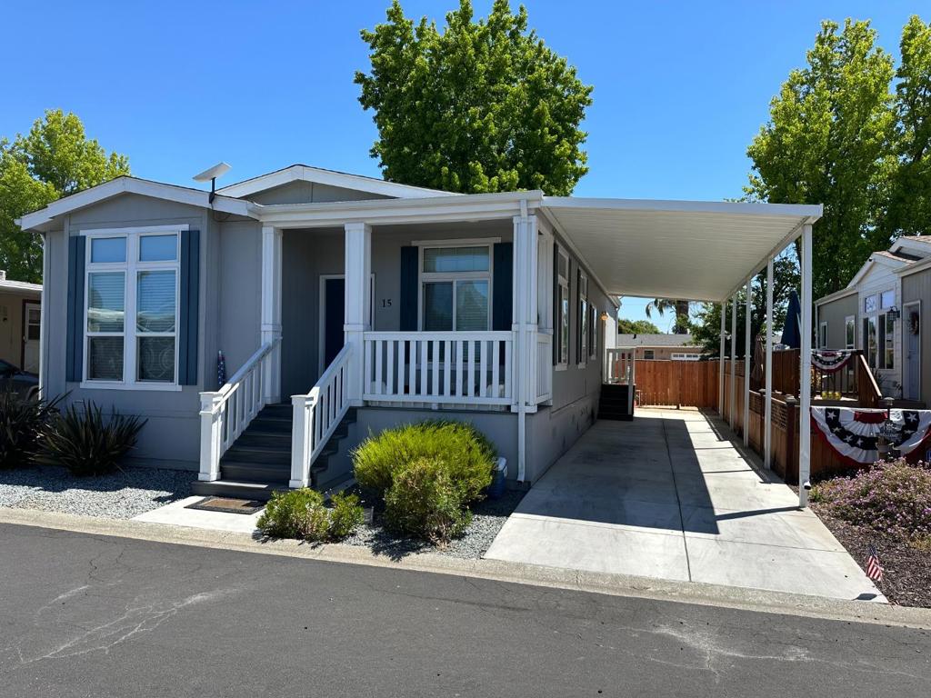 500 W 10th Street 15, Gilroy, CA 95020 — photo 1
