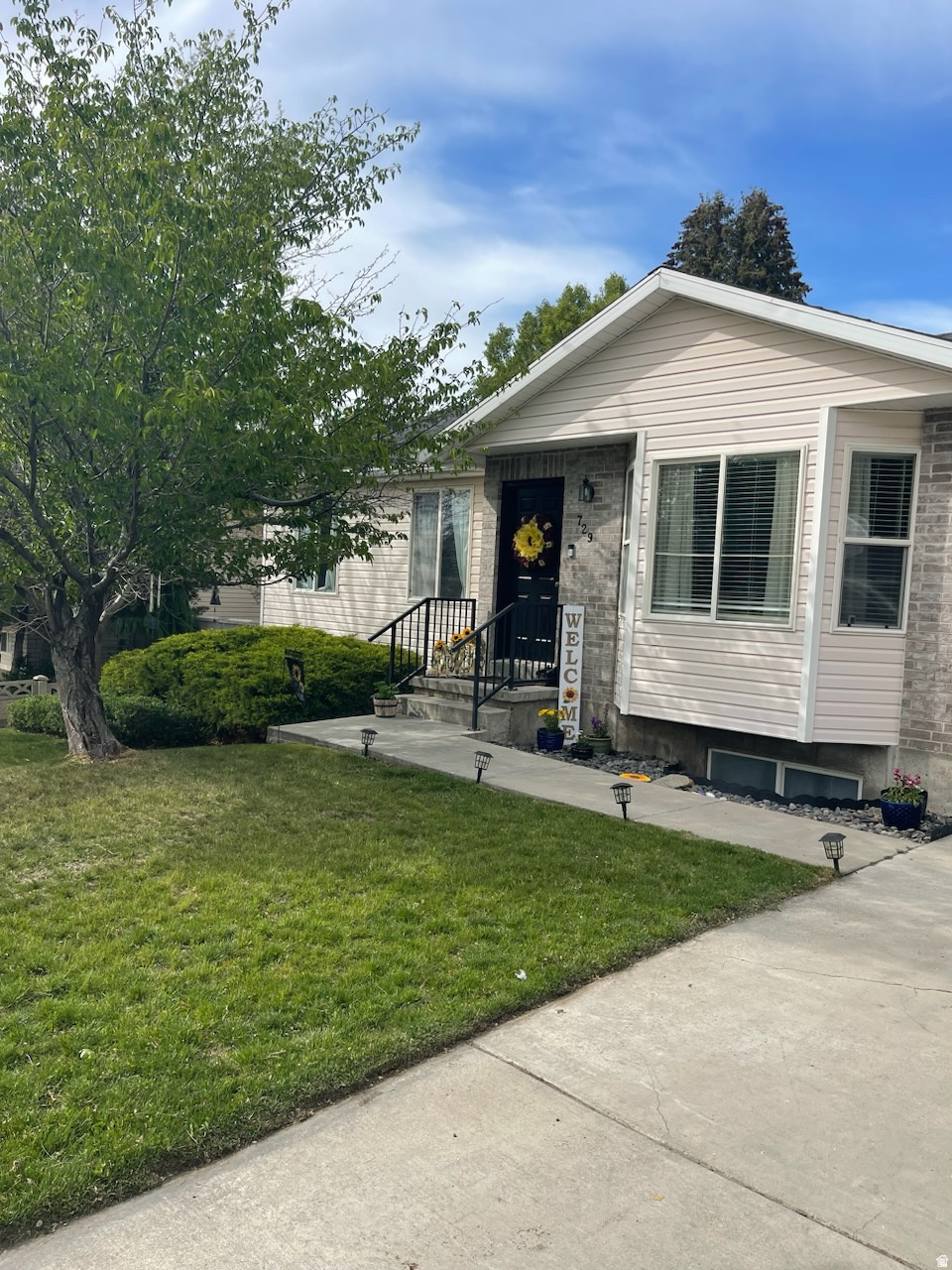 729  CRESTVIEW DR