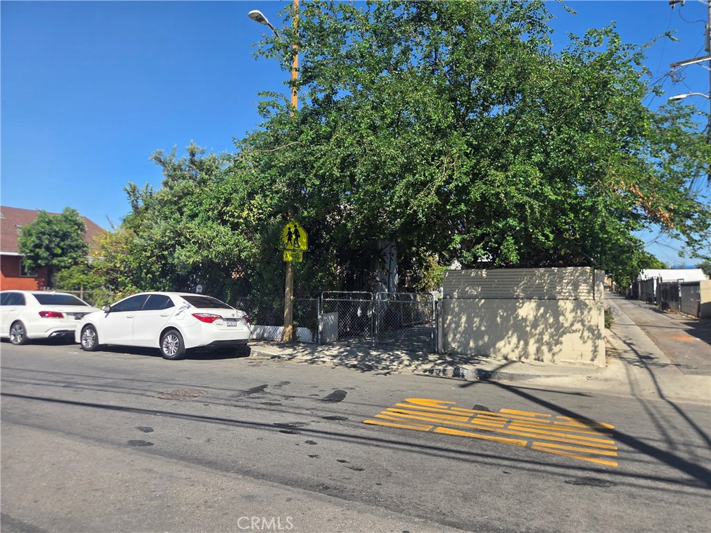 7500 Crockett, Los Angeles, CA 90001 — photo 1