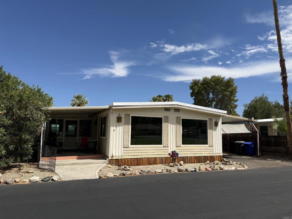 1010 Palm Canyon Drive 10