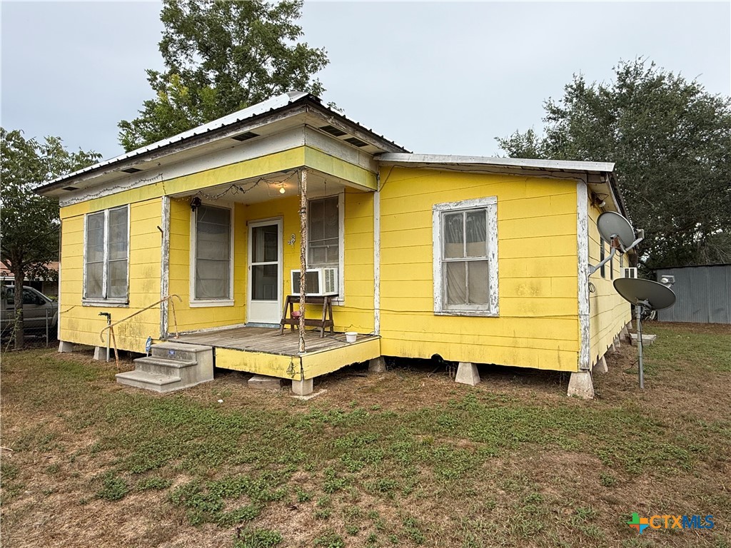 79 Johnston, Bloomington, TX 77951 — photo 1