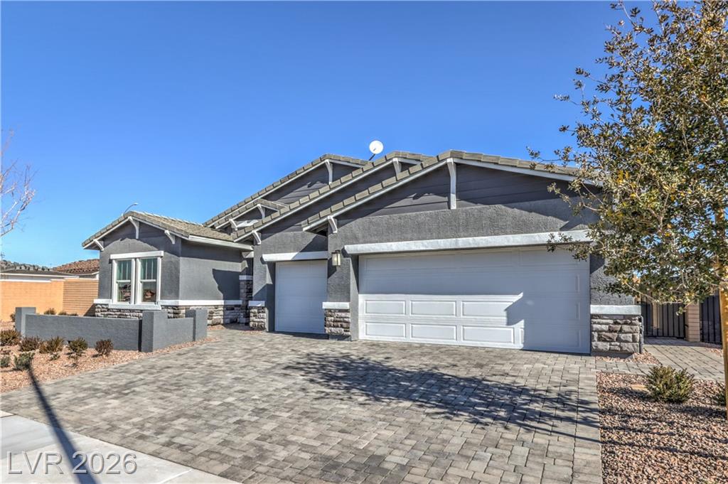 1048 Gentle Swan Street
