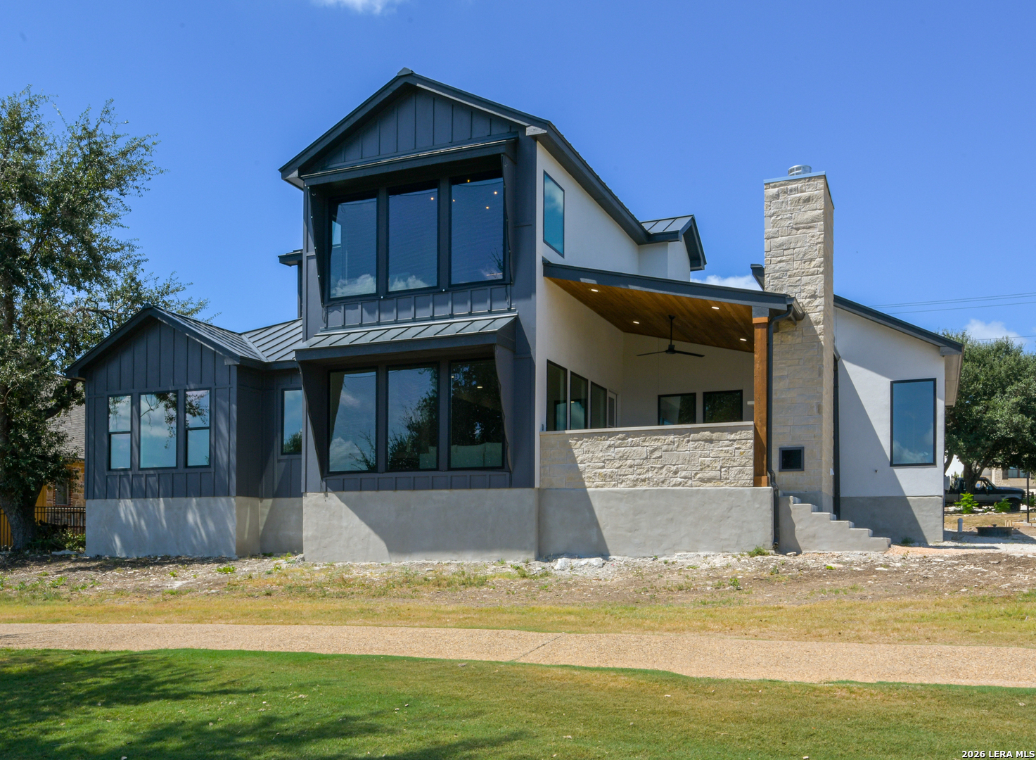 239 S Junius Peak