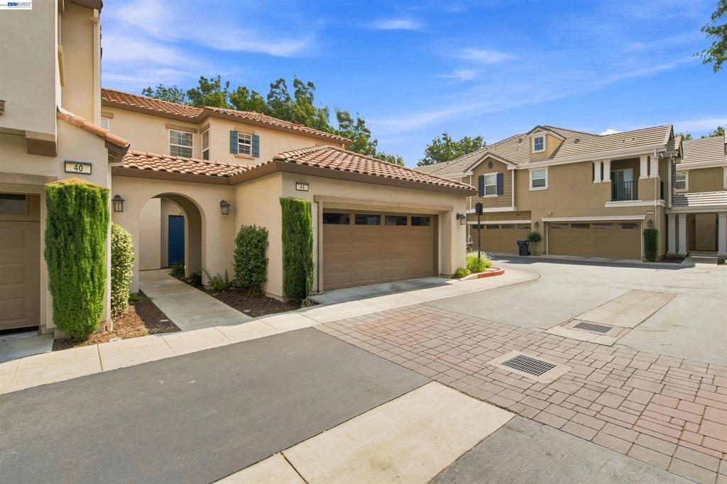 44 S Alonsa Ln