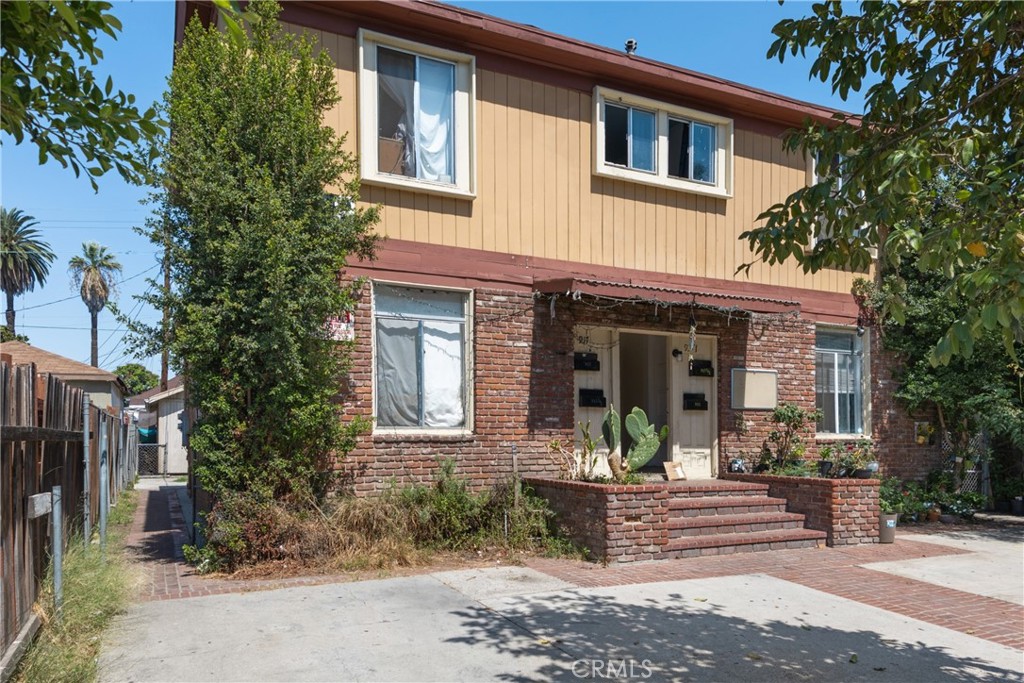 915 E 23rd Street