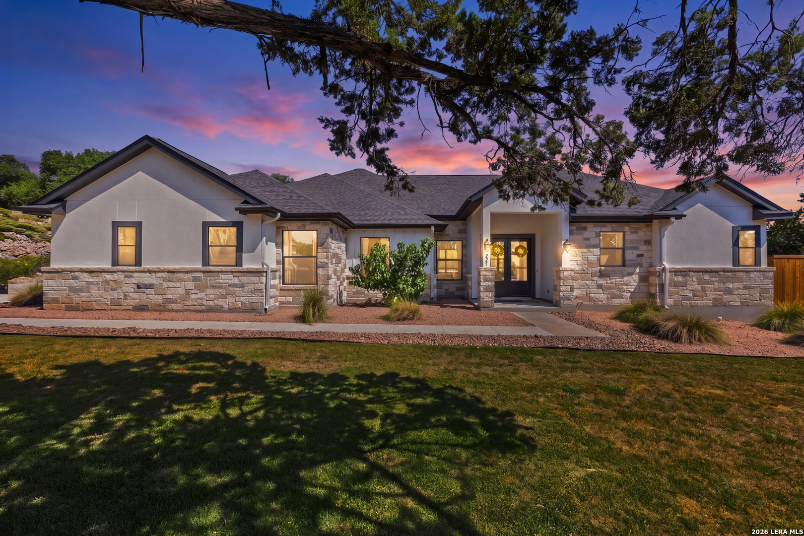 227 PARADISE HLS