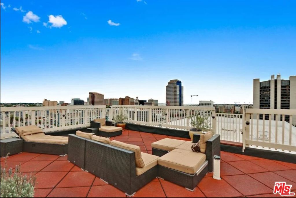 315 W 3rd Street 203
