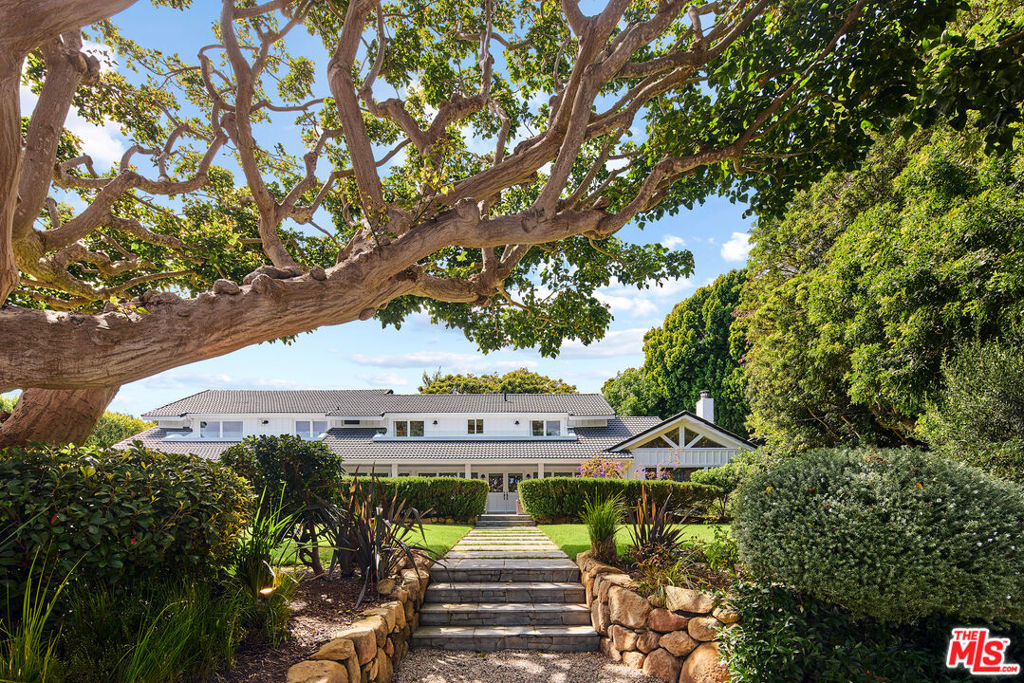 29225 Cliffside Drive