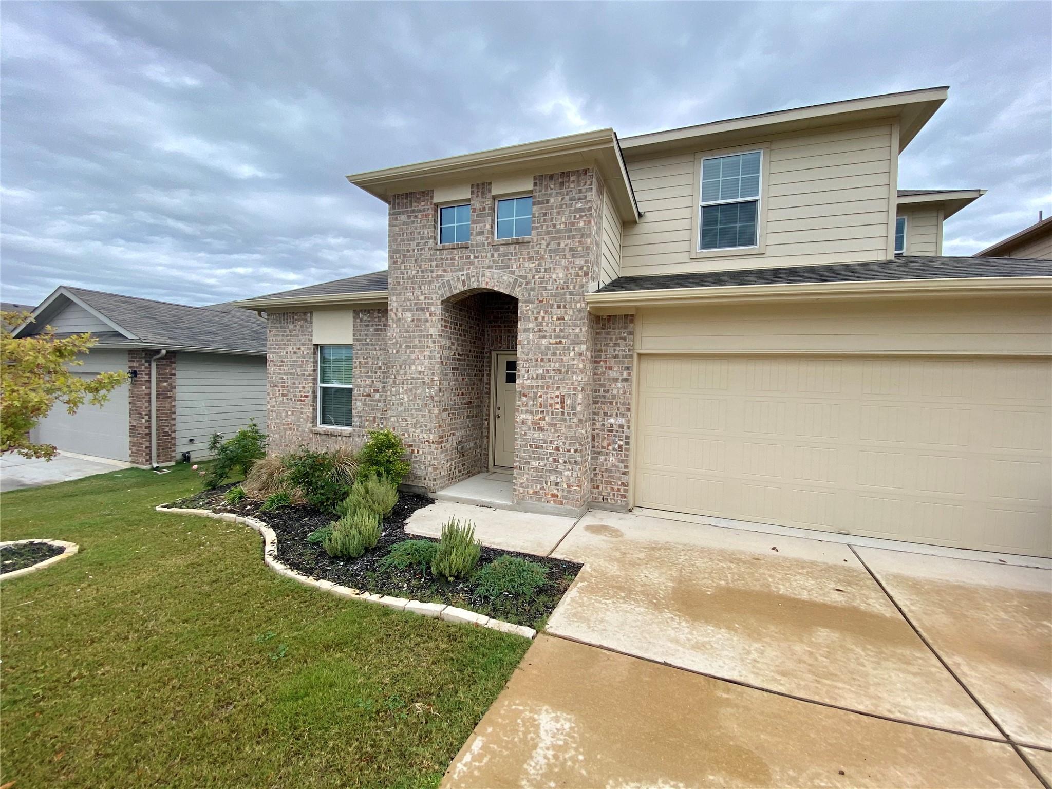 632  Donegal Ln