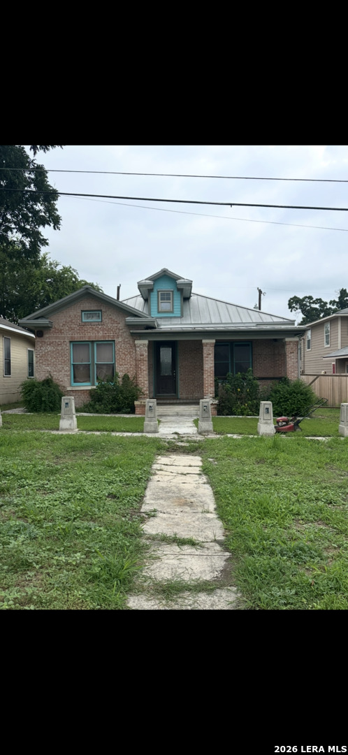 2247 N Interstate 35