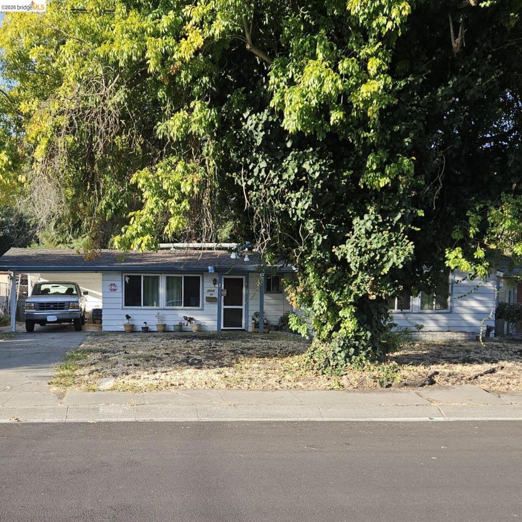 2125 Huron Dr
