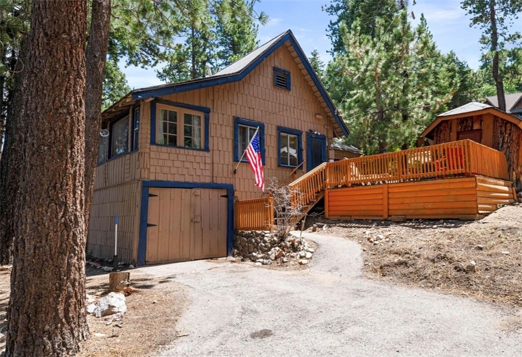 1118 Clubview Drive