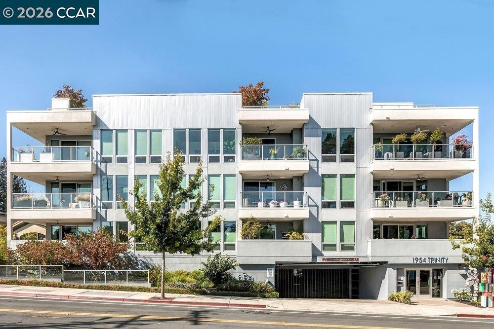 1954 Trinity Ave 302