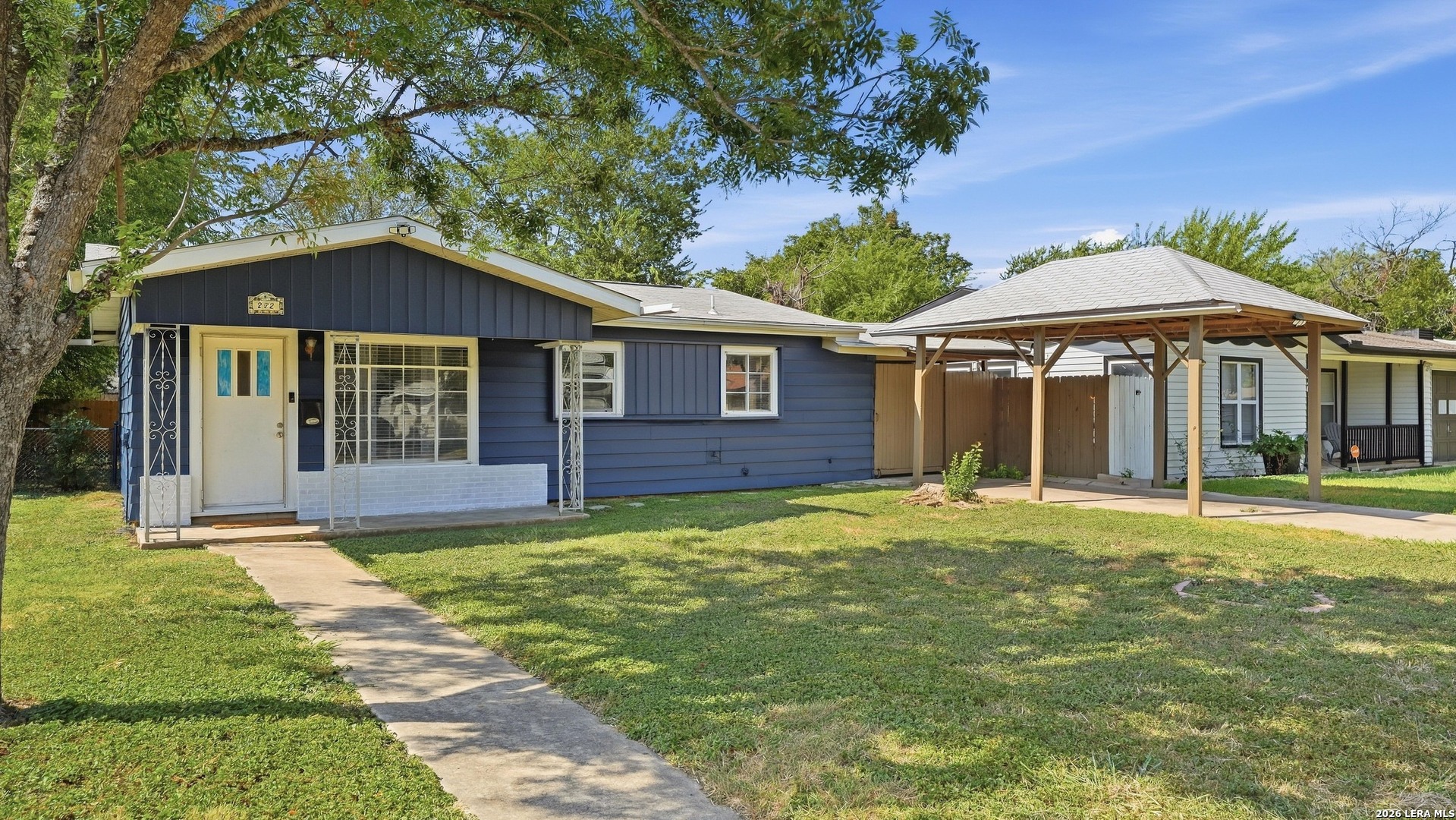 222 LAURELWOOD DR