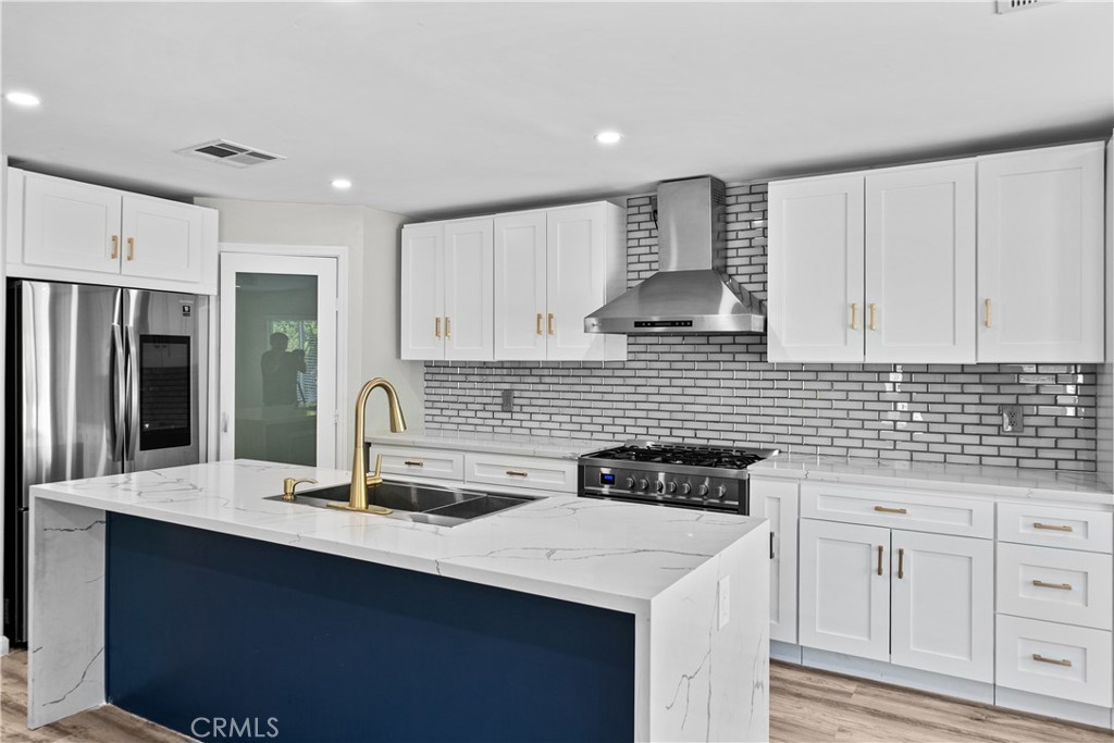 23777 Mulholland 9
