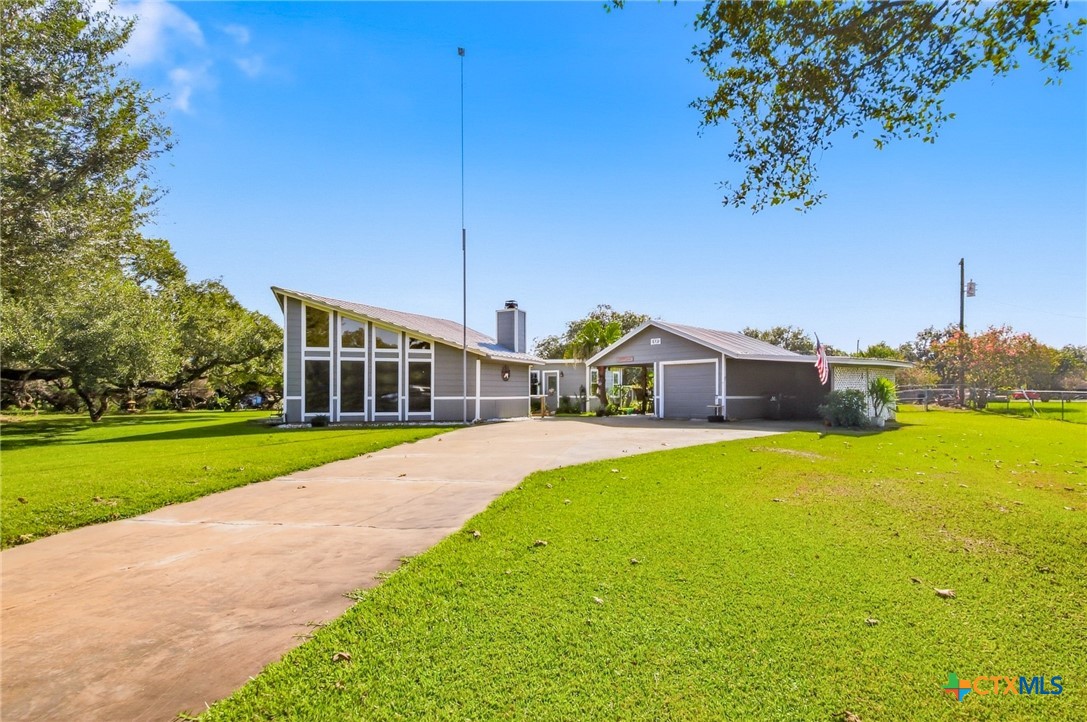 513 Lakeshore Drive