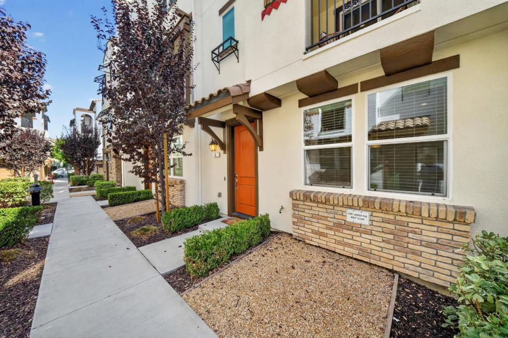 2731 Viterbo Court 4