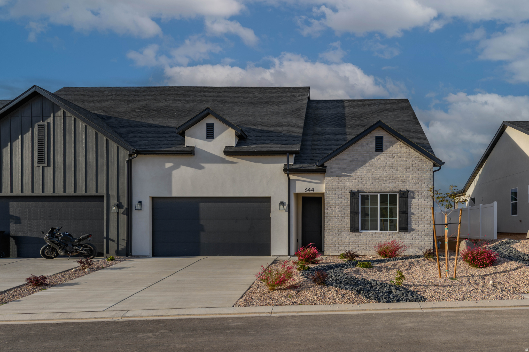 344 W ROSIE LOOP