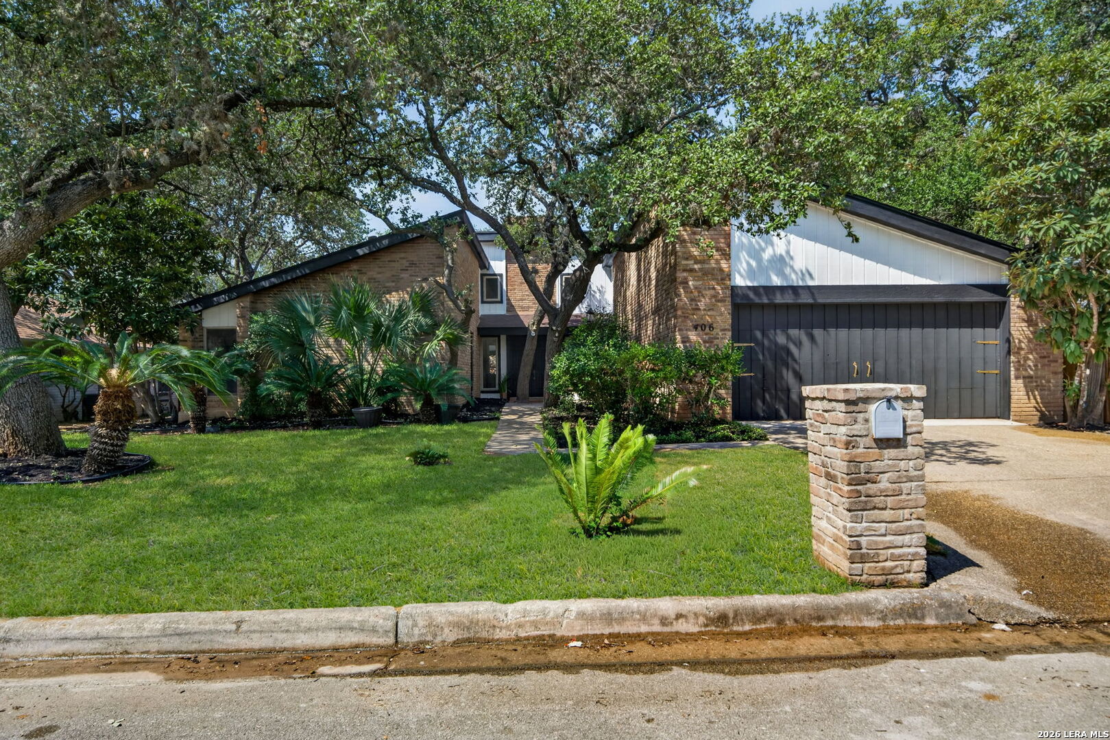 406 WOOD SHADOW ST