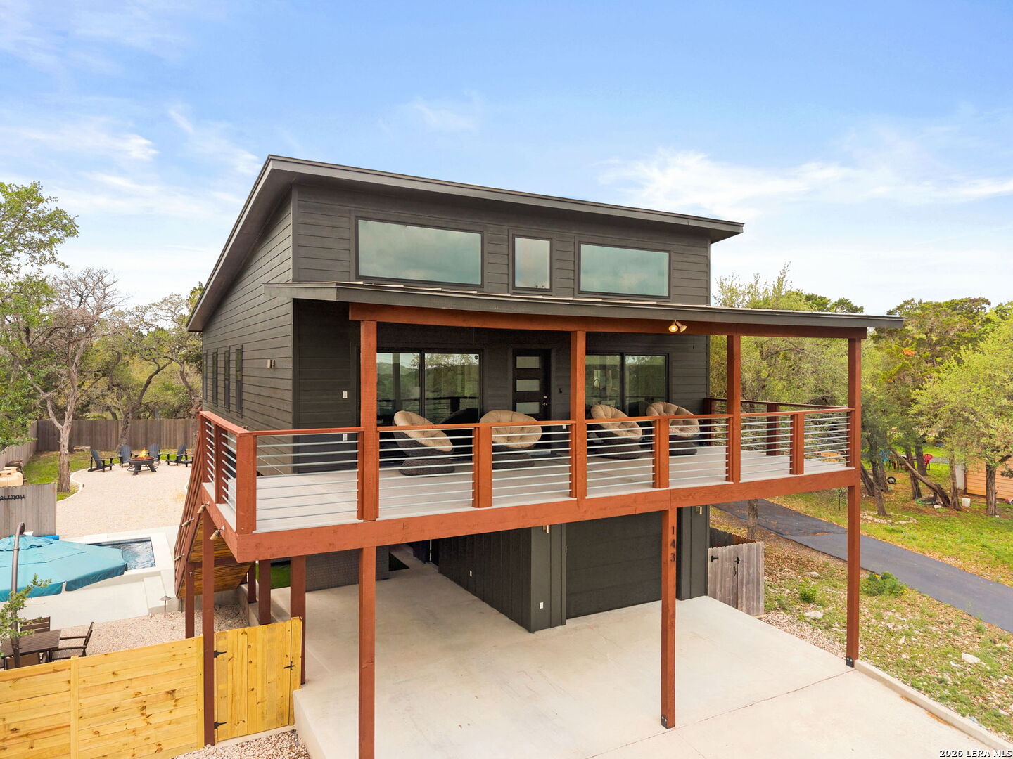 143 MOUNTAINVIEW DR