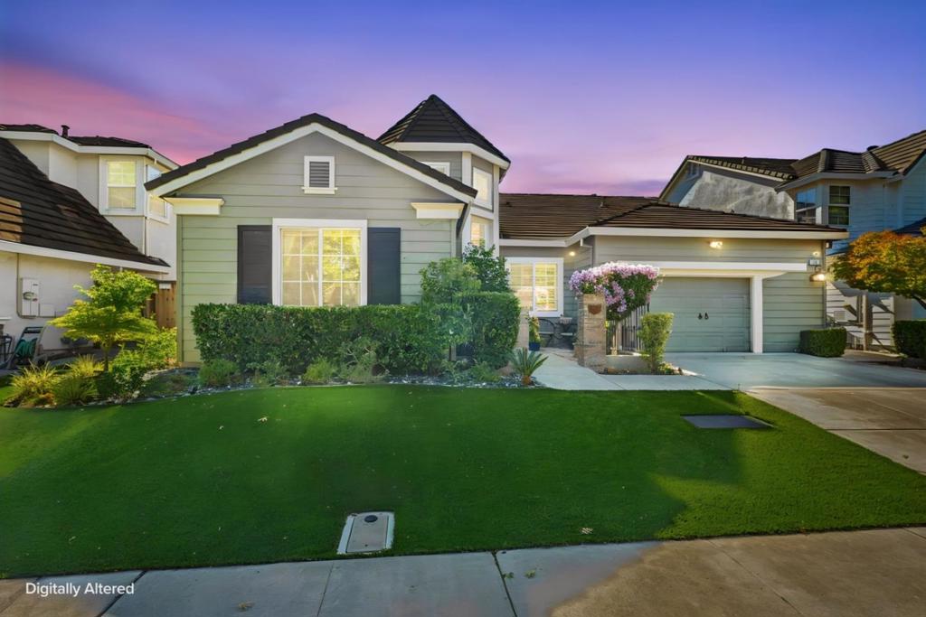 1480 Eastlake Circle