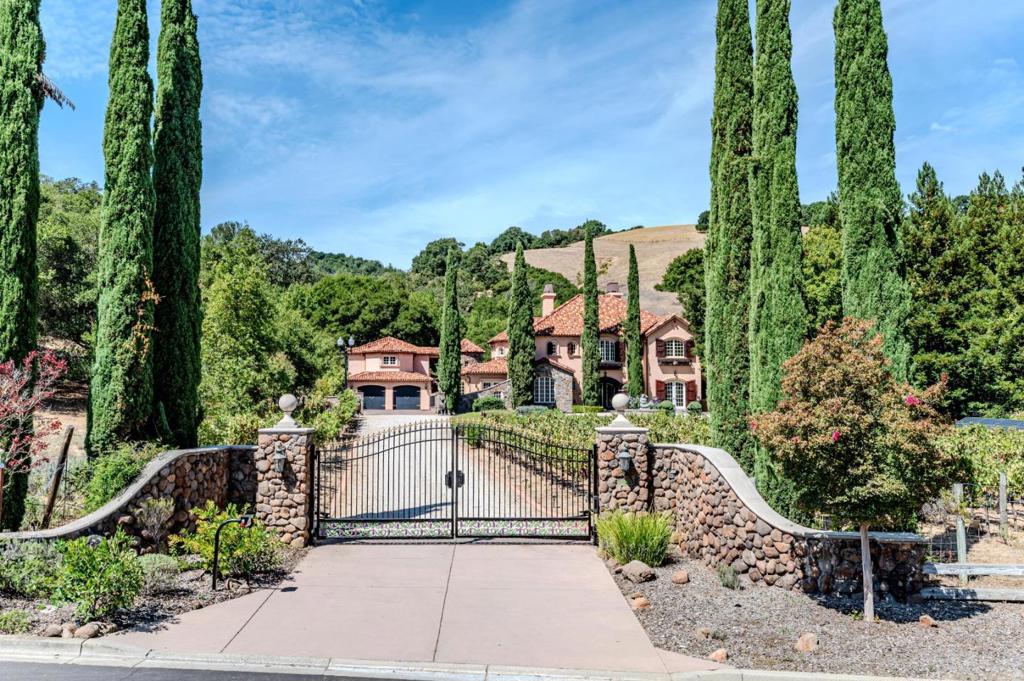 5371 Stonehurst Drive