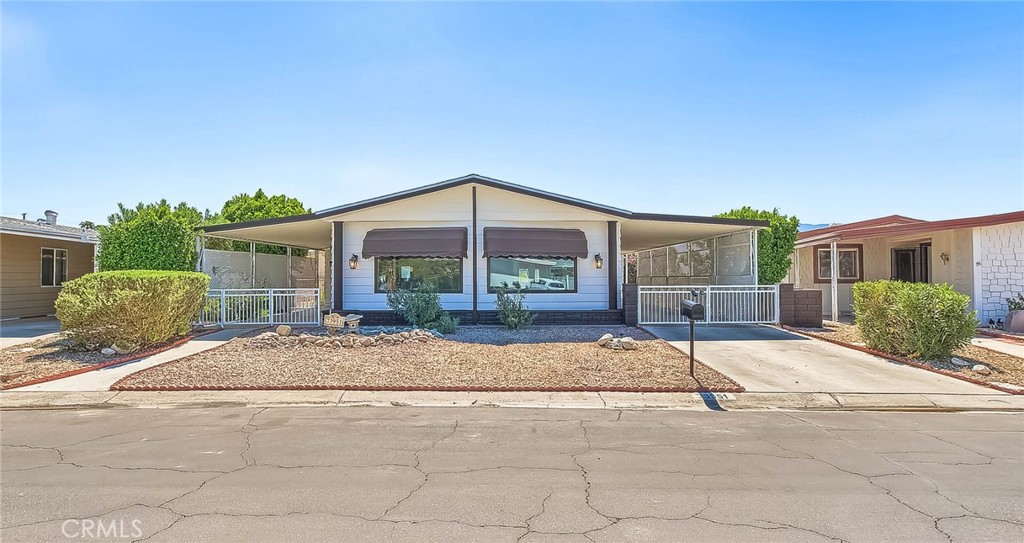 73951 Oak Springs