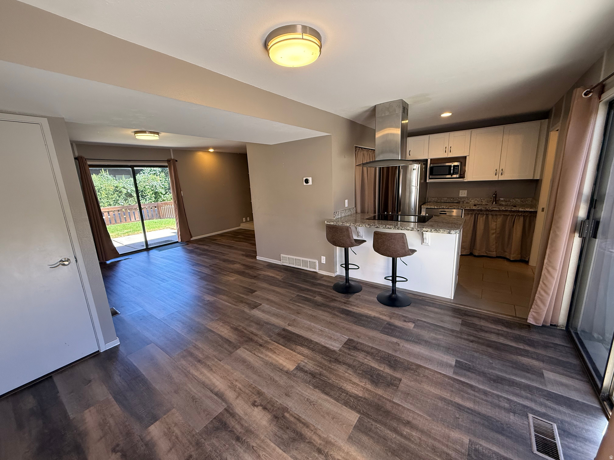 2982 N MARRCREST