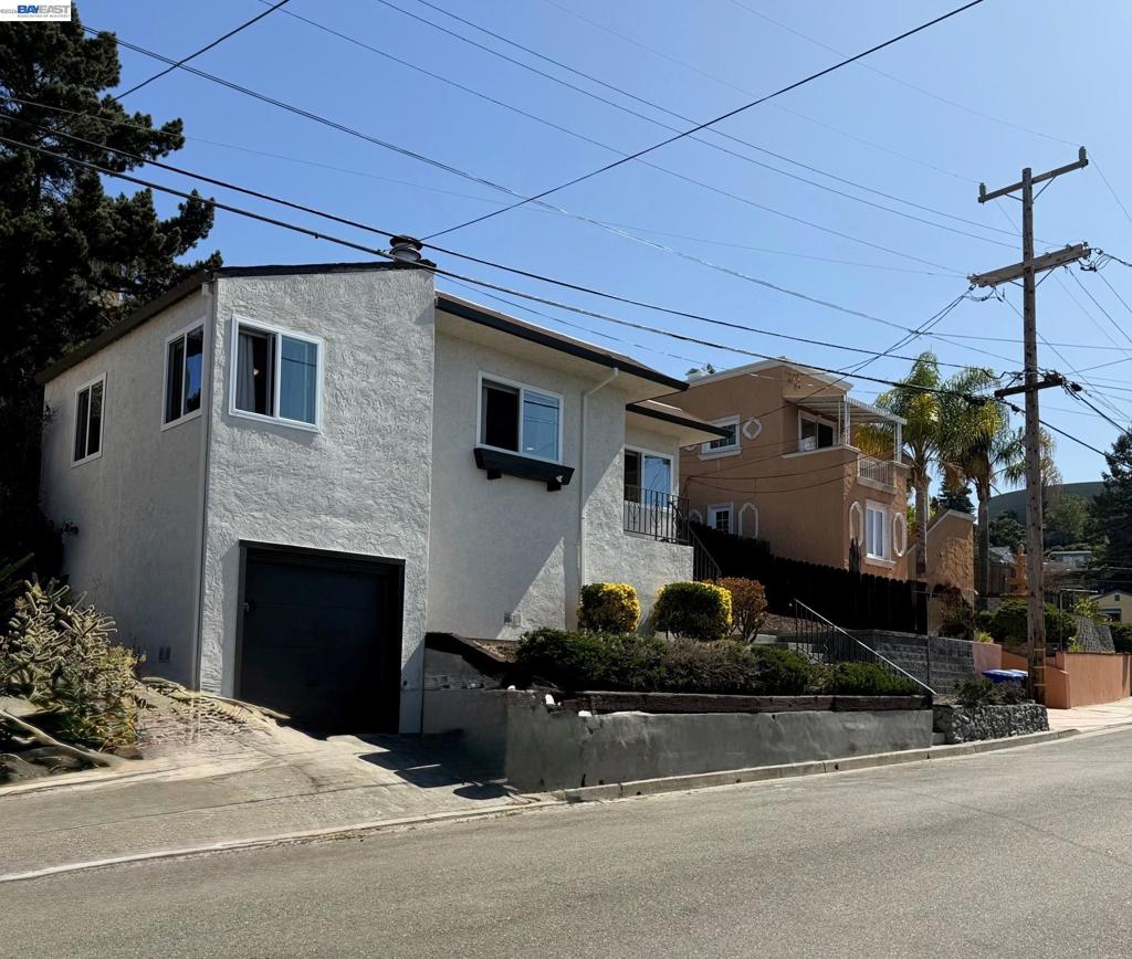 17198 Roberto St