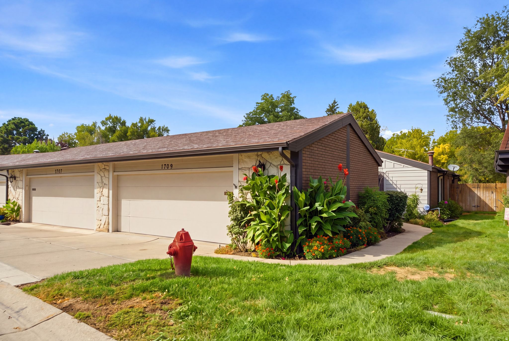 1709  MONTE CARLO DR