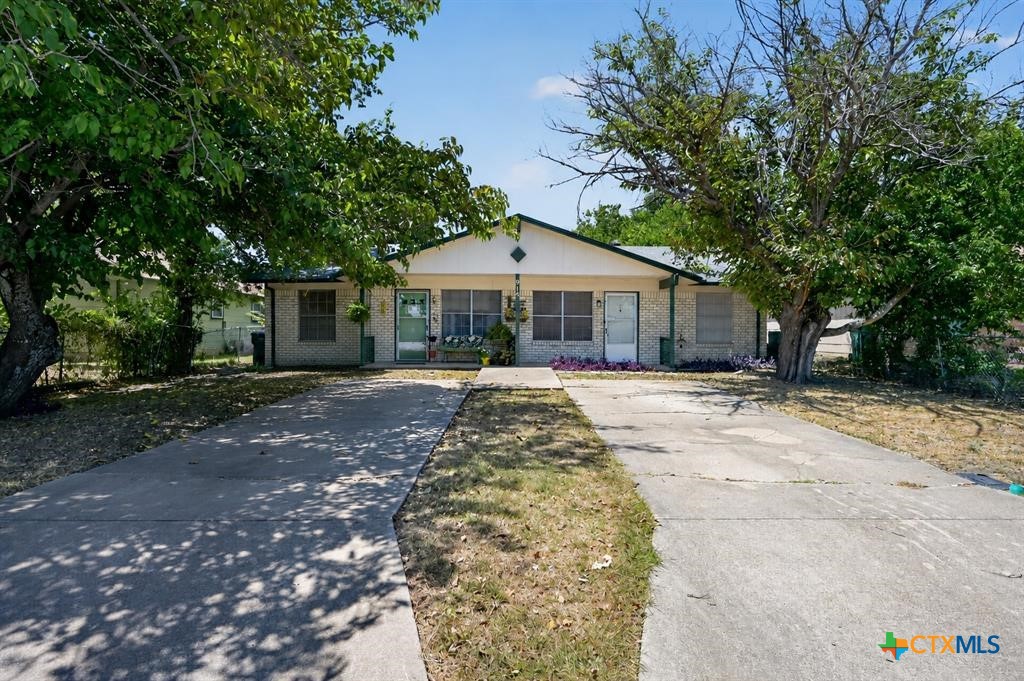 914 Travis Lane