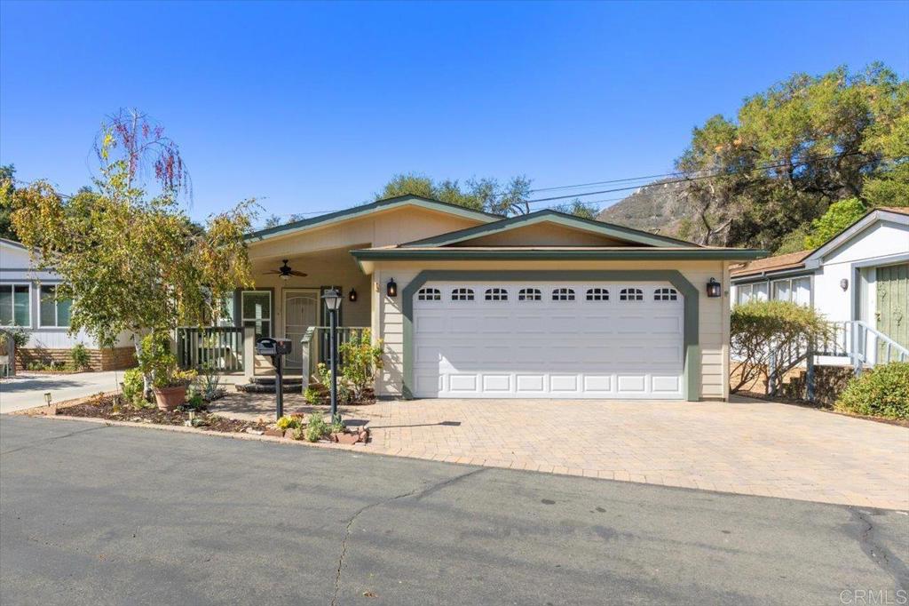 8975 Lawrence Welk Dr 31