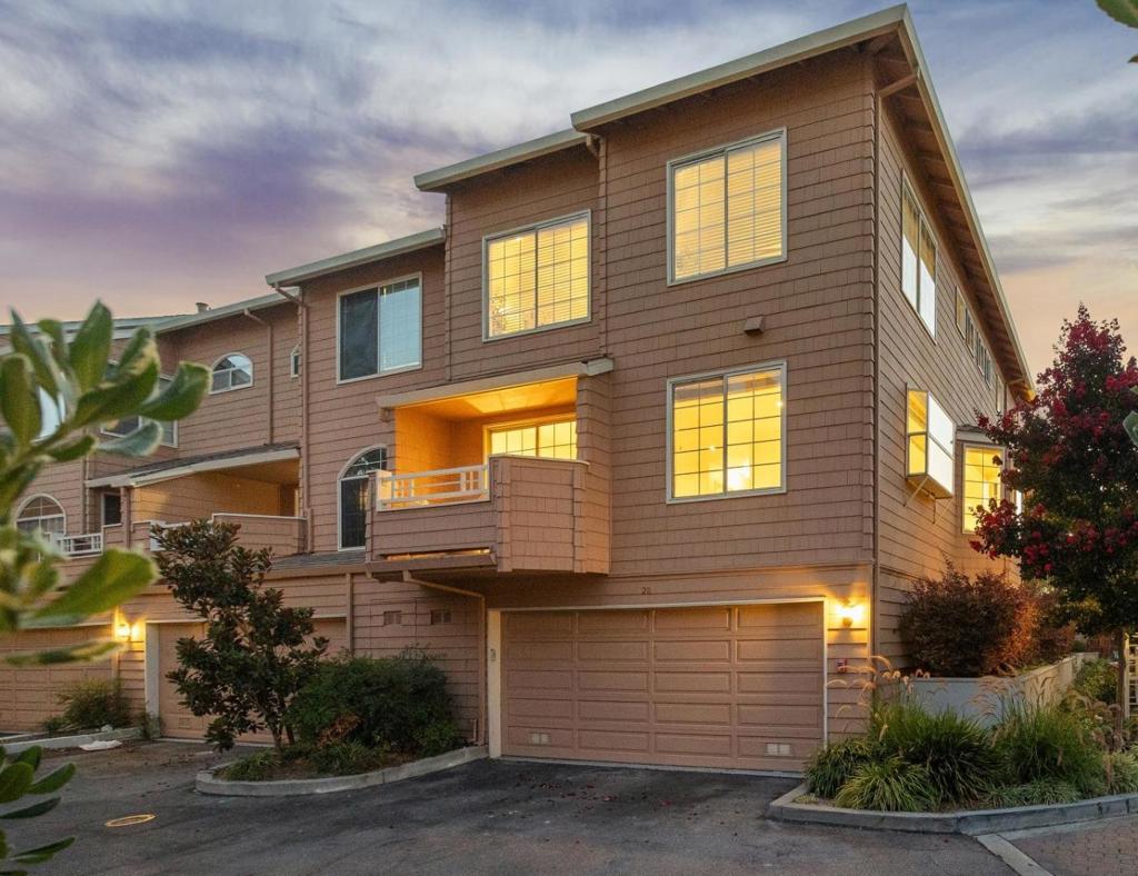 444 San Antonio Road 2D