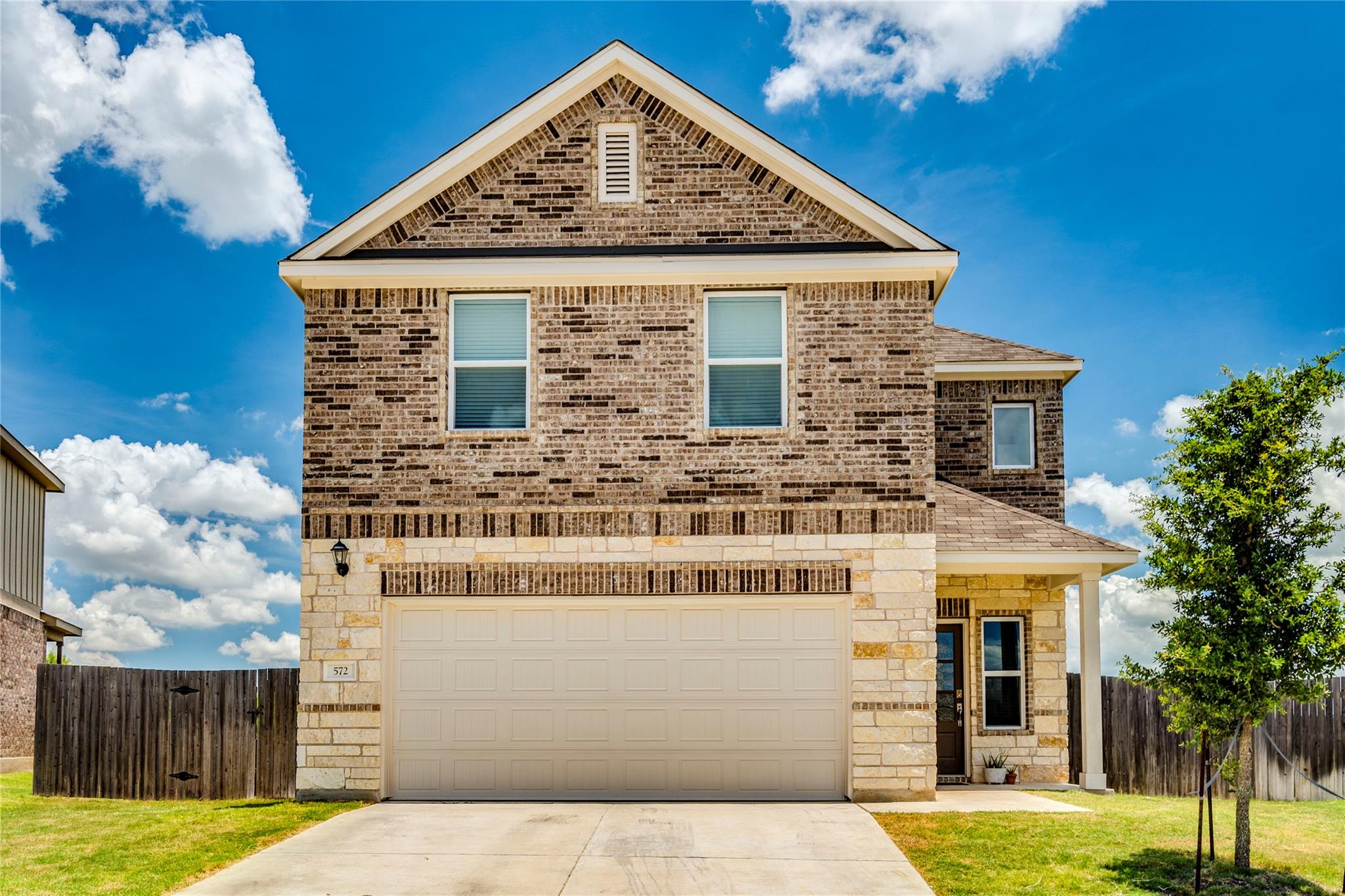 572  Pepperbark Loop