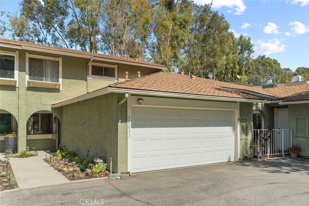 16211 Sierra Ridge