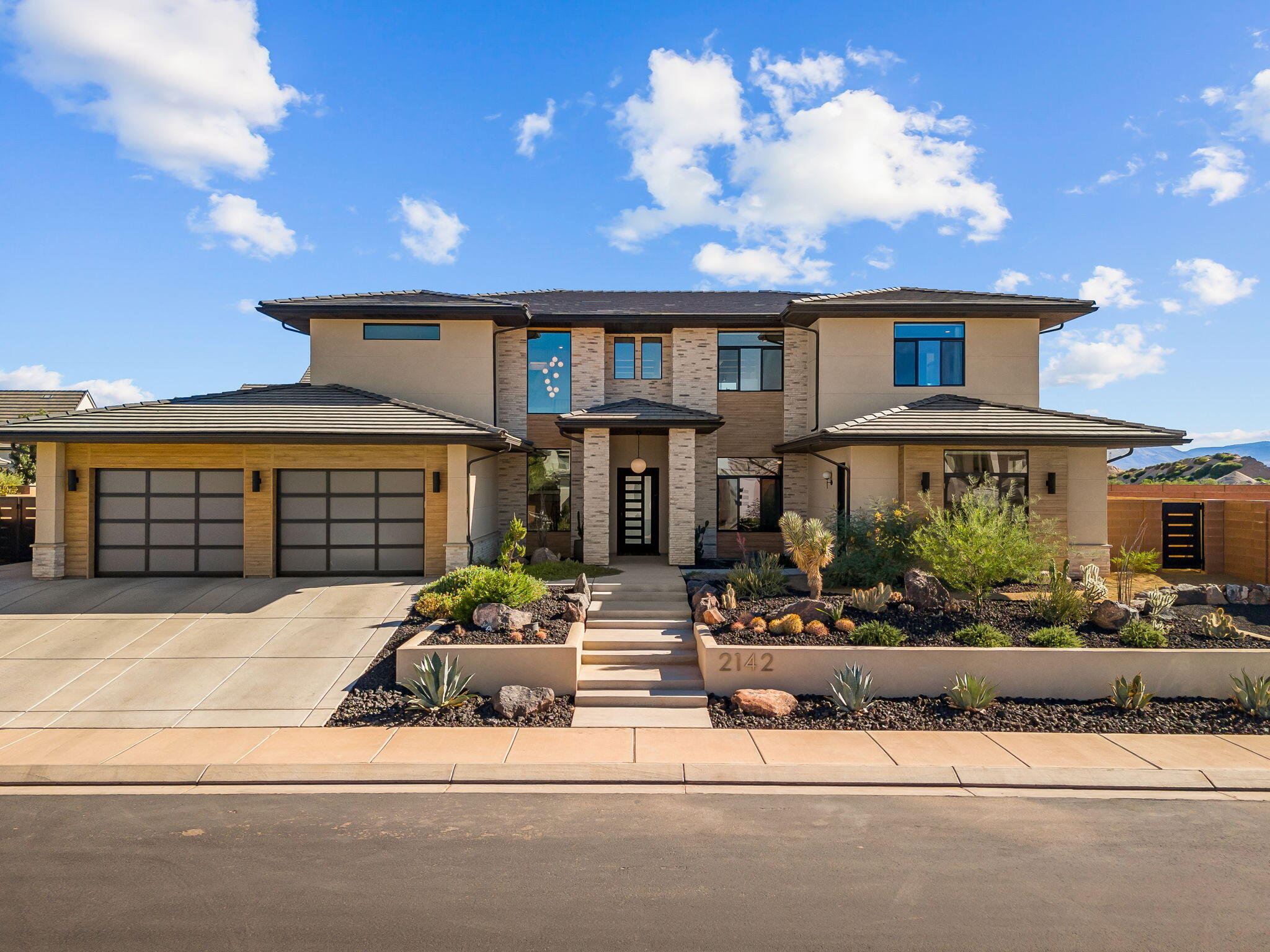 2142 E Tawny Ridge DR, St George, UT 84790