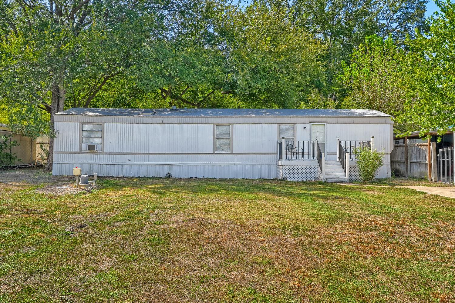 208  Circle Dr