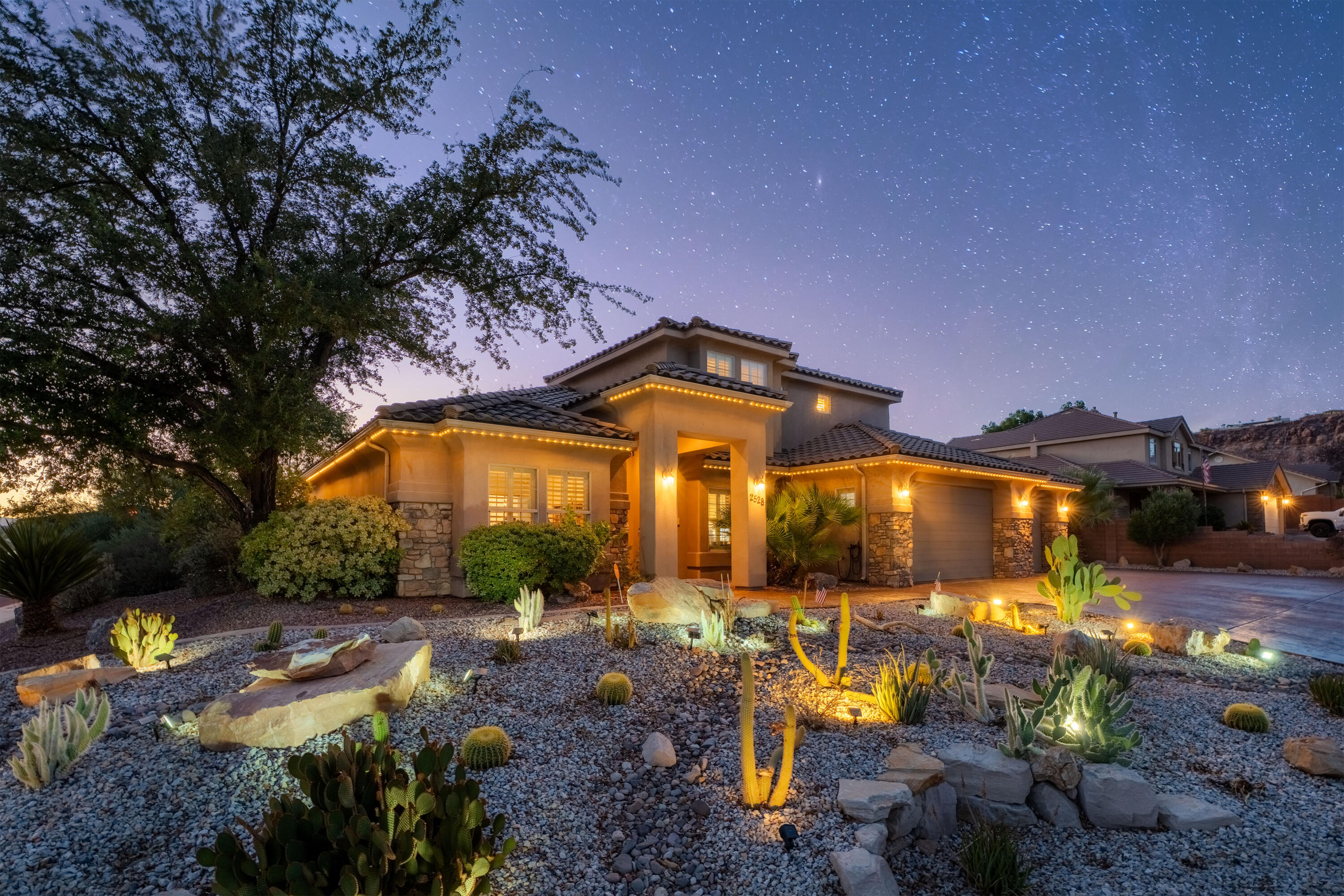 2528 S 2070 East CIR, St George, UT 84790