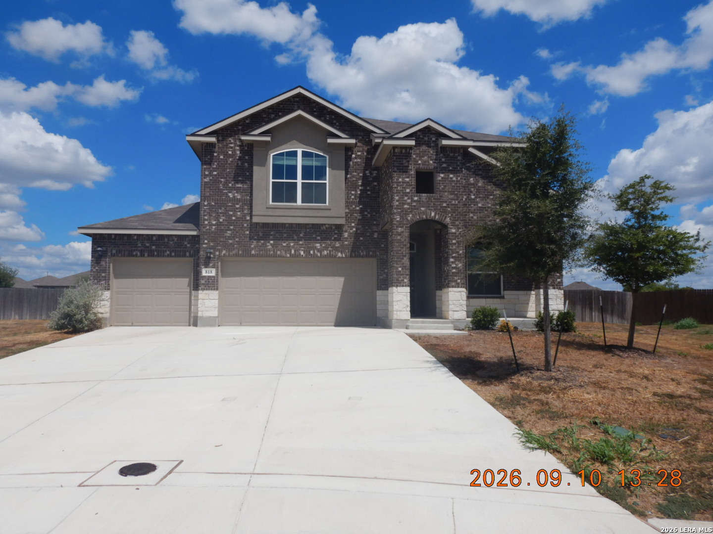 818 Golden Shore