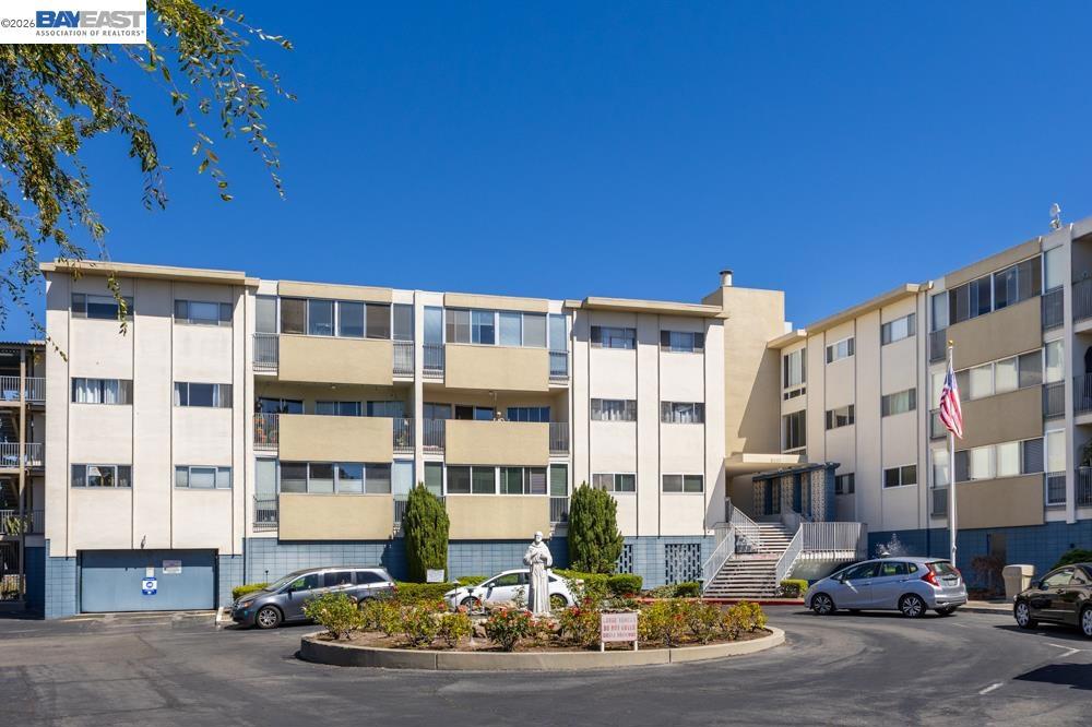 2137 Otis Dr 204