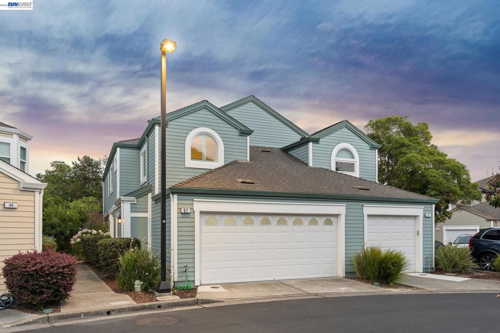 37 Oak Park Dr, Alameda, CA 94502 — photo 1