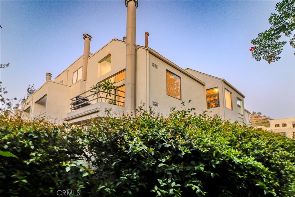 5744 E Creekside 21