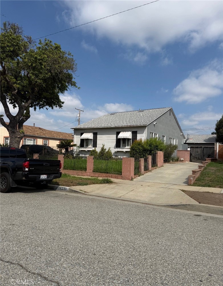 2423 W 118th