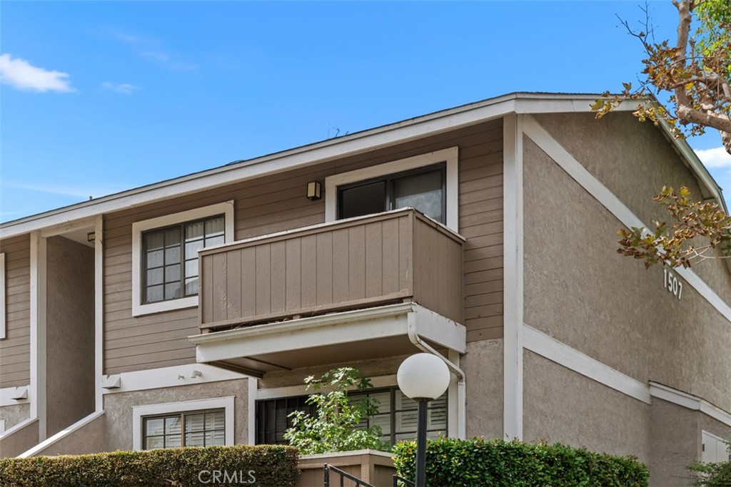 1507 S Raitt