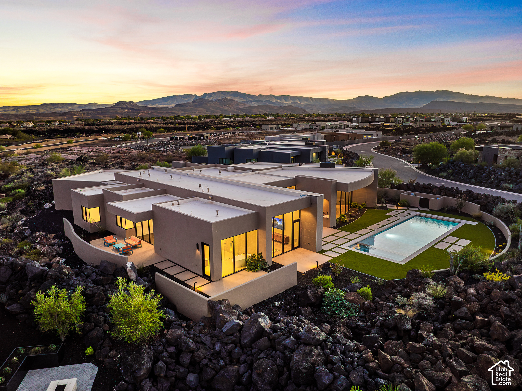 2031 N LAVA ROCK CIR