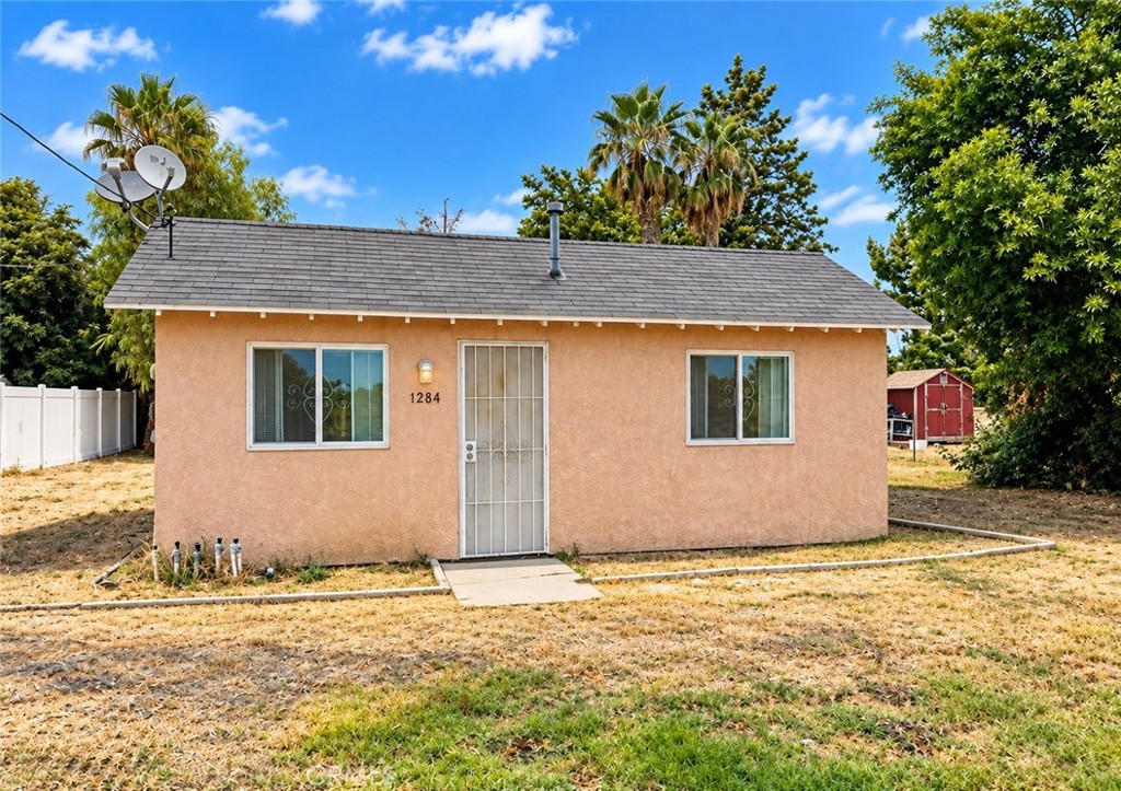 1284 E Laurelwood