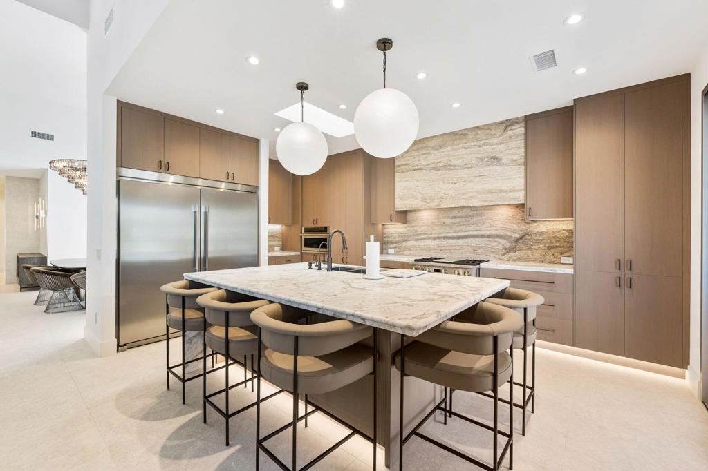153 Lake Shore Drive
