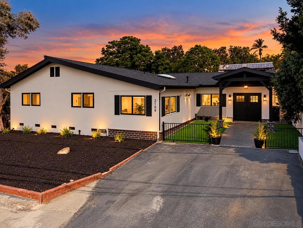 210 S Orange Ave, Fallbrook, CA 92028 — photo 1