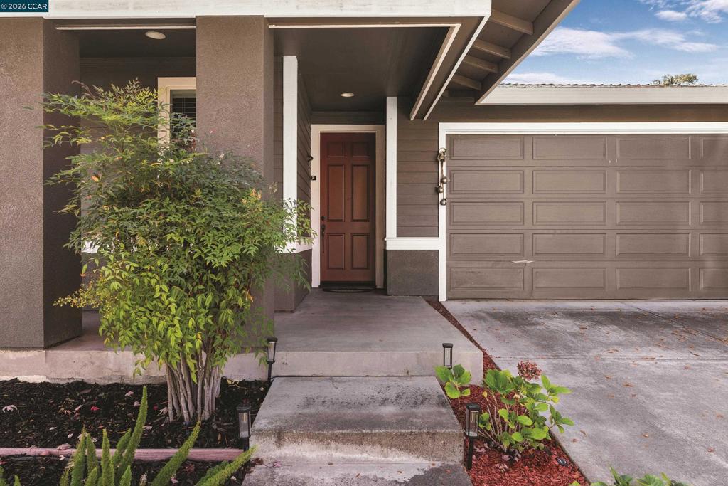 2046 Northfield Dr, Santa Rosa, CA 95403 — photo 1